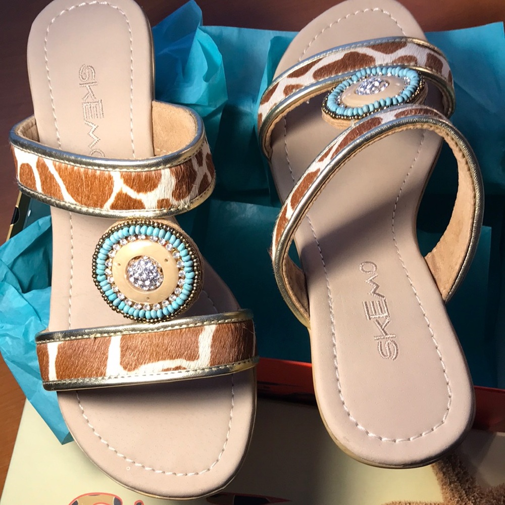 Gorgeous Giraffe pattern wedges